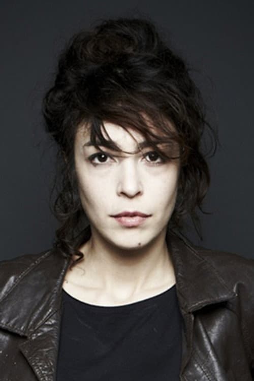 Adrienne Pauly foto