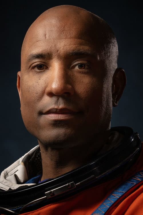 Victor Glover foto