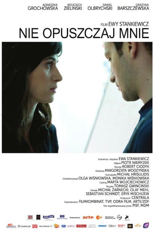 Nie opuszczaj mnie (2011) poster