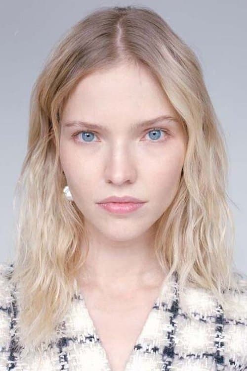 Sasha Luss foto