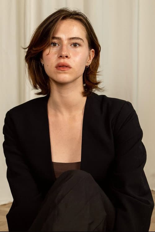 Deniz Tüzüntürk foto