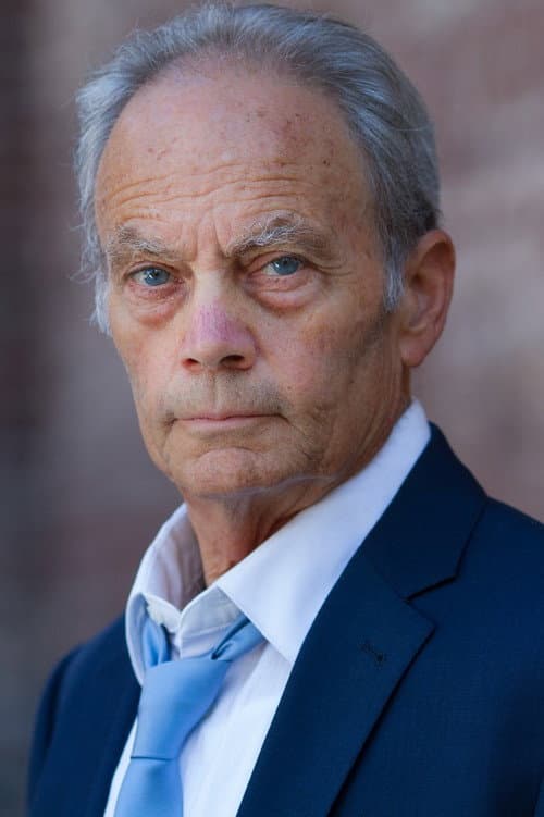 Nic D'Avirro foto