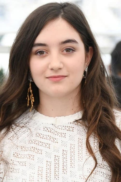 Luàna Bajrami foto